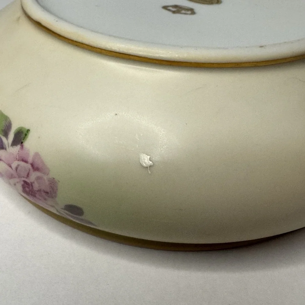 Vintage Victorian-Style Porcelain Collars and Cuffs Dresser Box